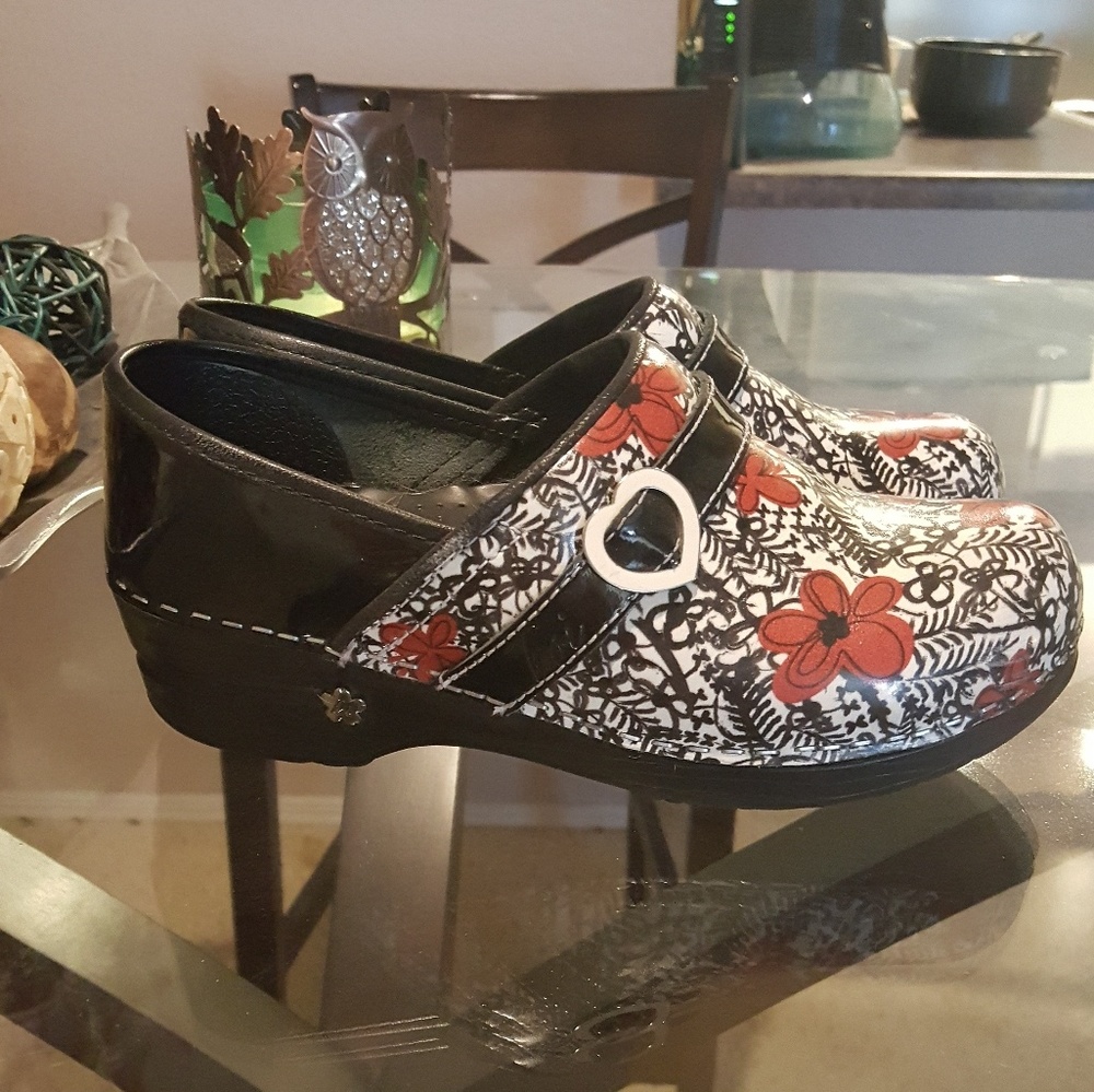 Sale❤Koi Sanita Danskos